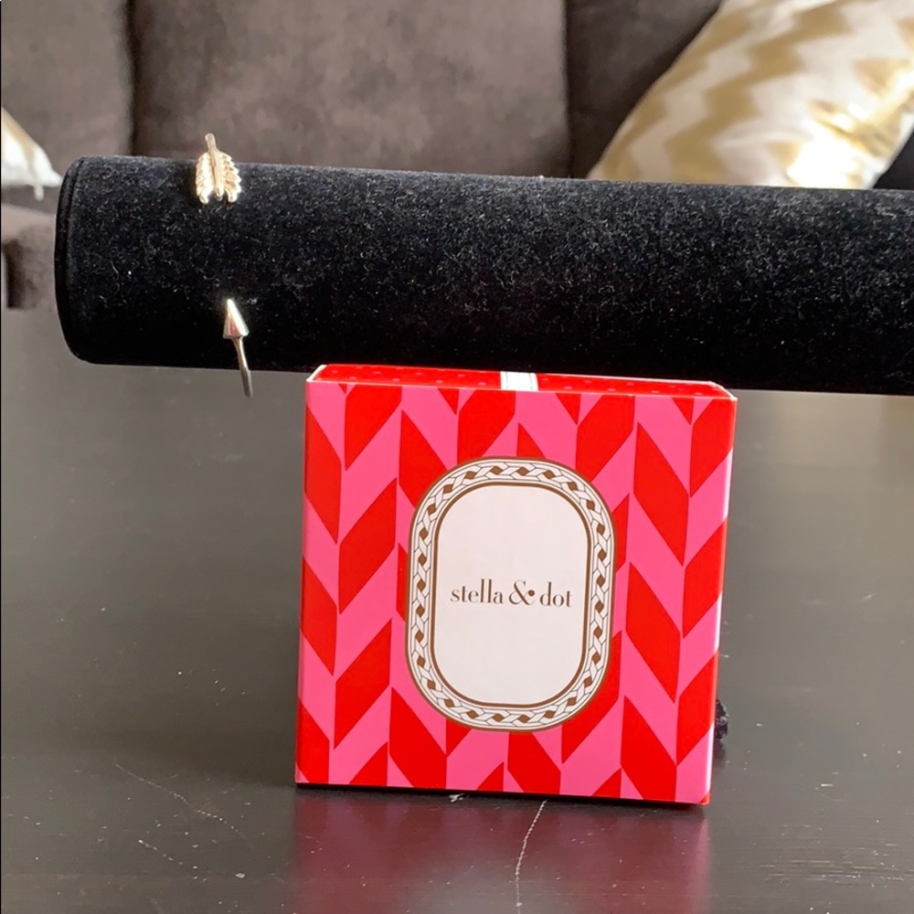 Stella & dot Gilded Arrow Bracelet